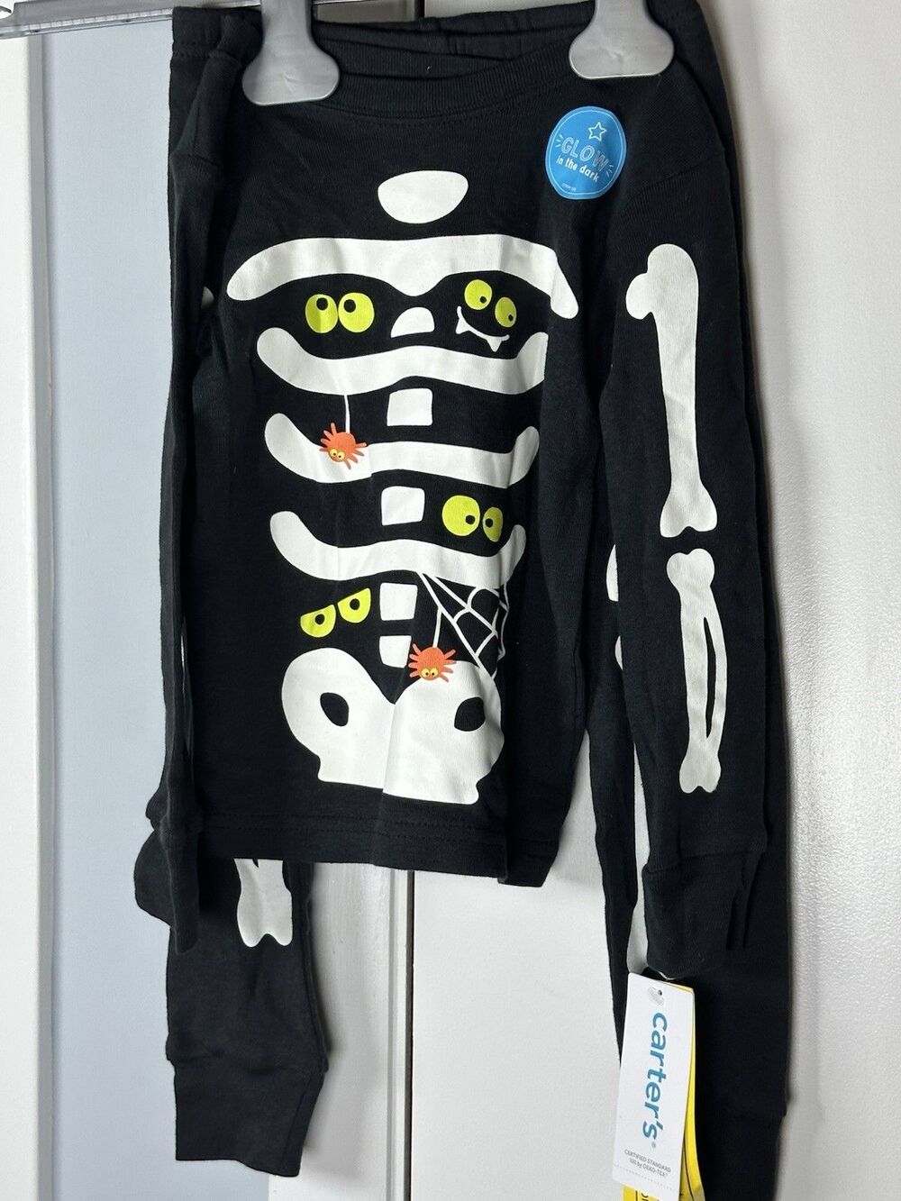 NWT Carter’s SIZE 2T  Two Piece Halloween Pjs NEW Glow in Dark Skelton